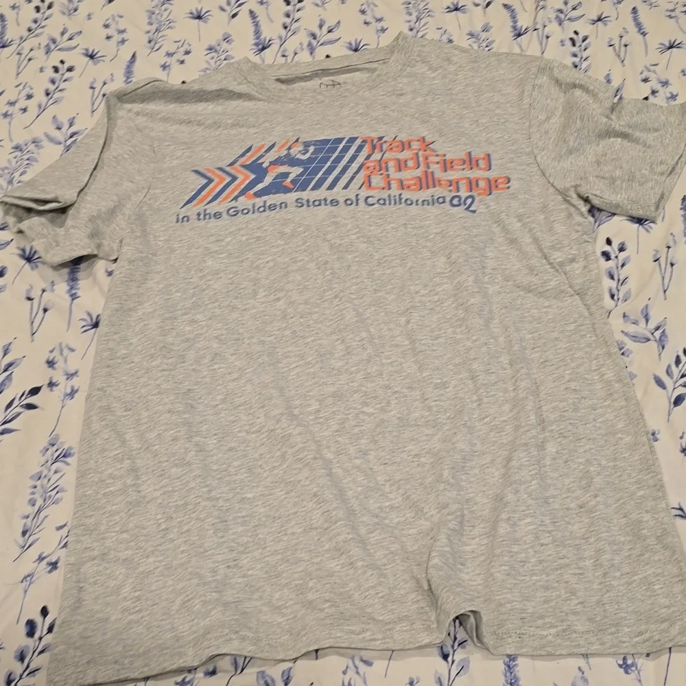 ❤️10/$13 New track tshirt